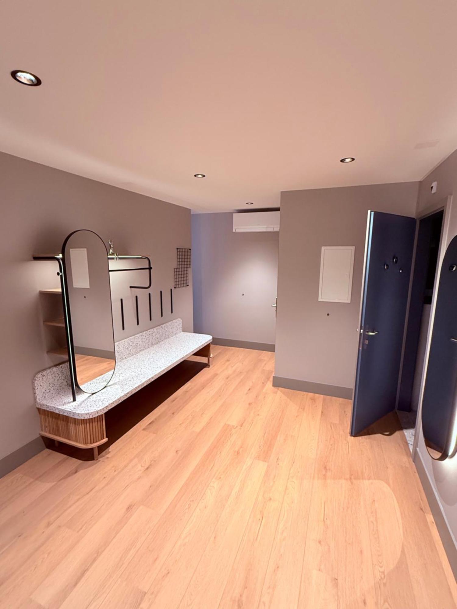 Hotel Hop & 4*