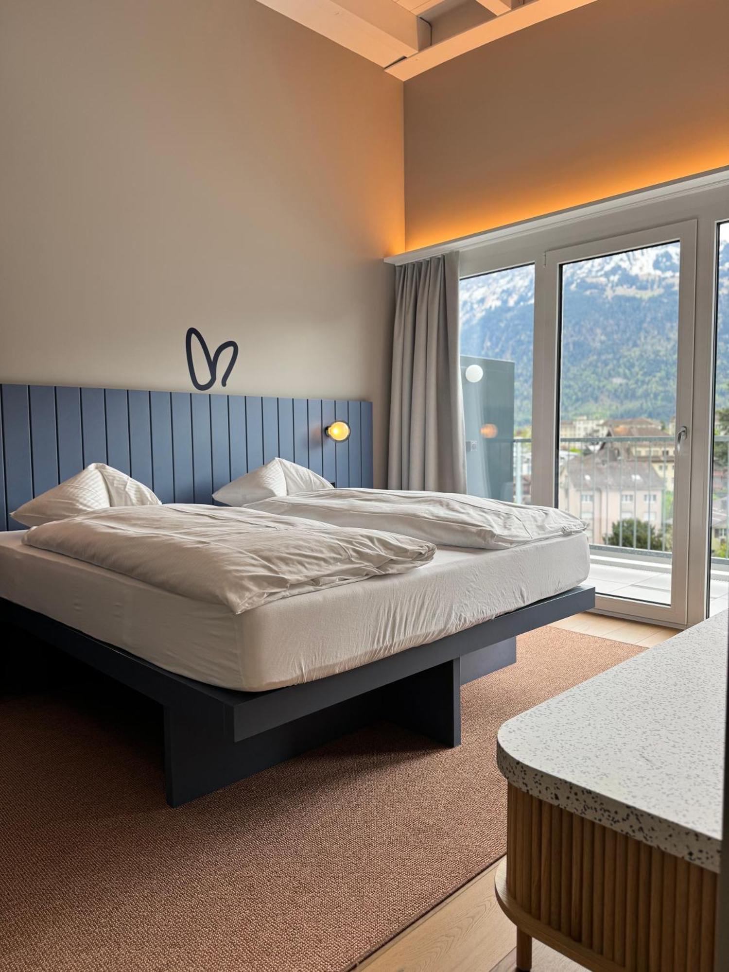 Hotel Hop & 4*